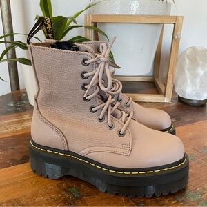 Dr. Marten JADON III
Pisa Leather Platform Boots